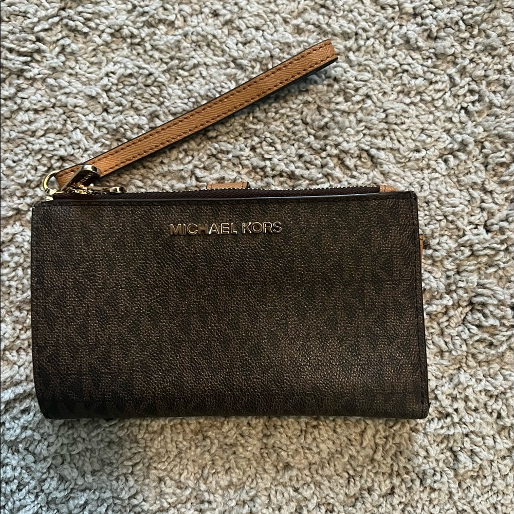 Michael Kors Wristlet